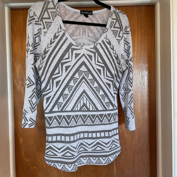 Derek Heart Tops - Derek Heart Black and White Geometric Long Sleeve Top